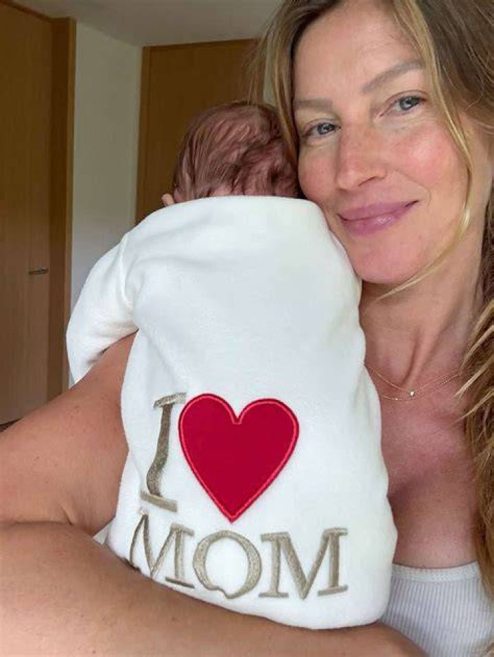 
Gisele Bündchen Reveals She Got a Boob Job After Breastfeeding Kids — but Instantly Regretted It 
