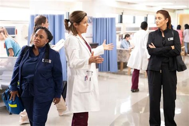 
‘Grey’s Anatomy’ Recap: Jackson Avery Returns and Meredith Grey Makes a Life-Changing Decision 