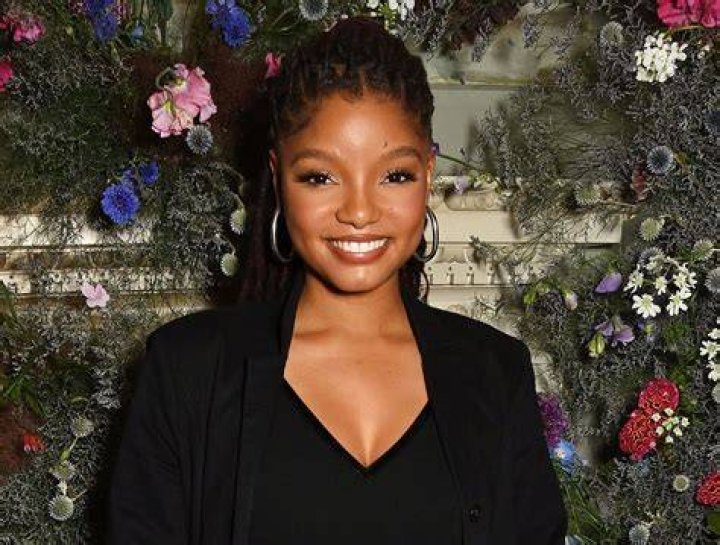 Halle Lynn Bailey Height, Weight, Net Worth, Age, Birthday, Wikipedia, Who, Instagram, Biography
