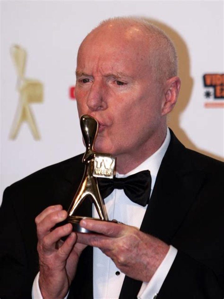 
Here Is The Reason Why The Veteran Australian Actor Ray Meagher Is Retiring 