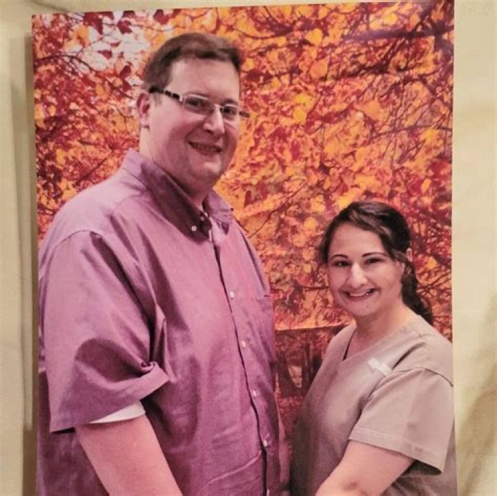 
How Did Gypsy Rose Meet Her Husband? Who is Gypsy Rose Husband? 