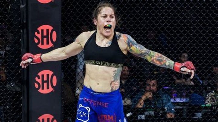 How Much Money Does MMA Fighter Liz Carmouche Make? Career Earnings- Was She On A Military Before?