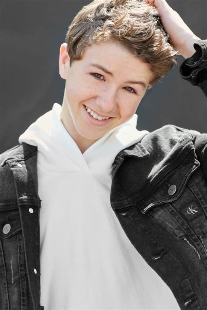 
How Tall Ethan Wacker Is – Height, Age, Net Worth, Girlfriend, and Wiki 