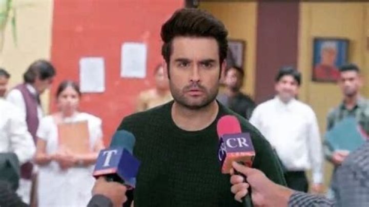 
Imlie 17th August 2022 Written Episode Update: Rathore Mansion Is Attacked 