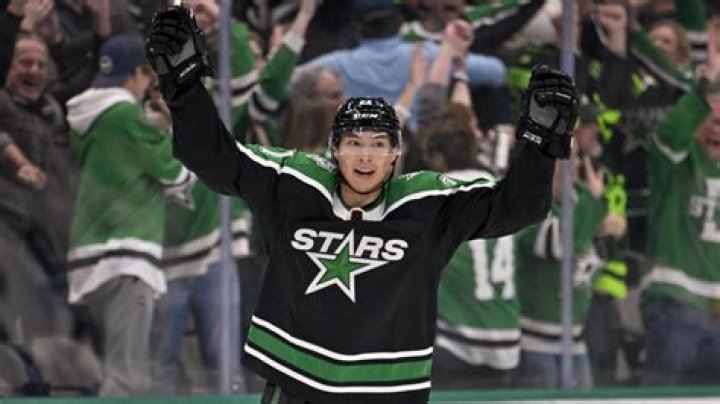 
Inside Dallas Stars Jason Robertson Amazing Family Background In Athletics 