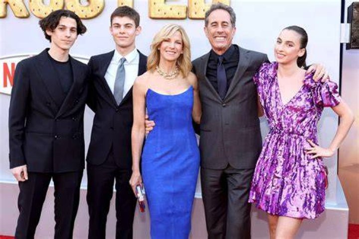 
Inside Jerry Seinfeld’s Family with Wife Jessica and Their Kids 