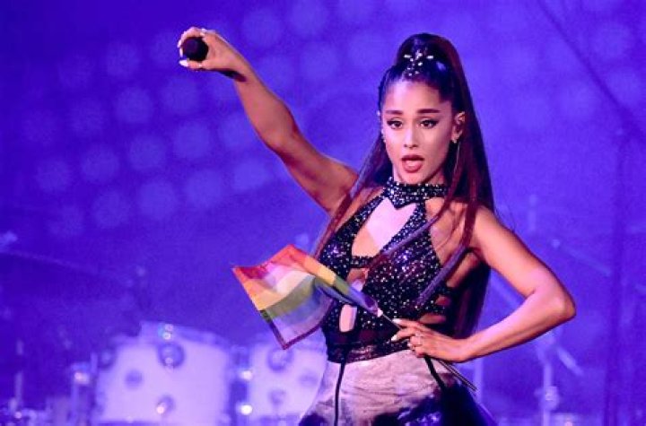 Is Ariana Grande Lesbian? Know More About Her Life!