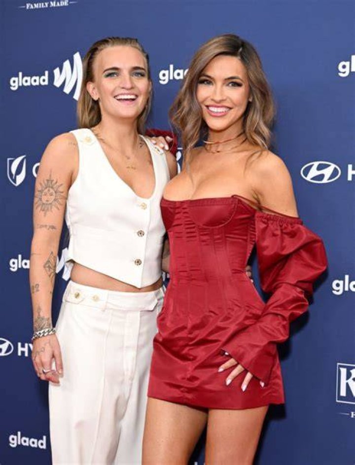 
Is Chrishell Stause Still Dating? Chrishell Stause Dating History, Girlfriend and Chrishell Stause and G Flips Relationship Timeline 