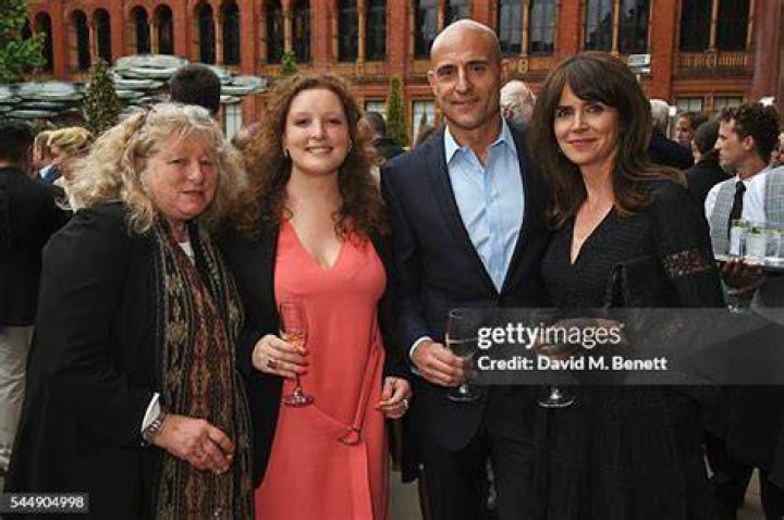 
Is Jenny Beavan Daughter A Theatrical Producer? Caitlin Albery Career And Net Worth Details Explored 