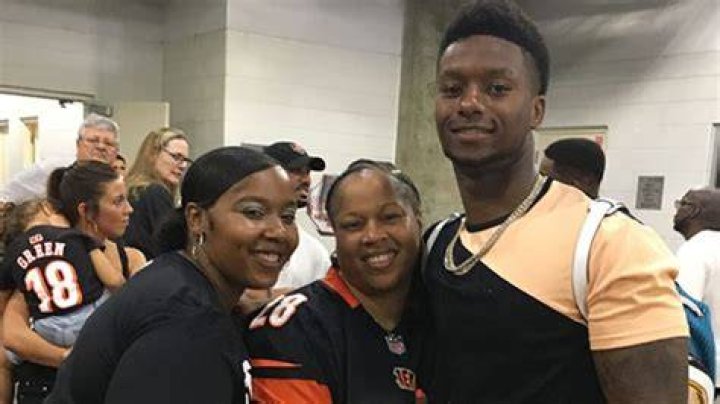
Is Joe Mixon Mother A Single Parent? Everything To Know About His Childhood Days 