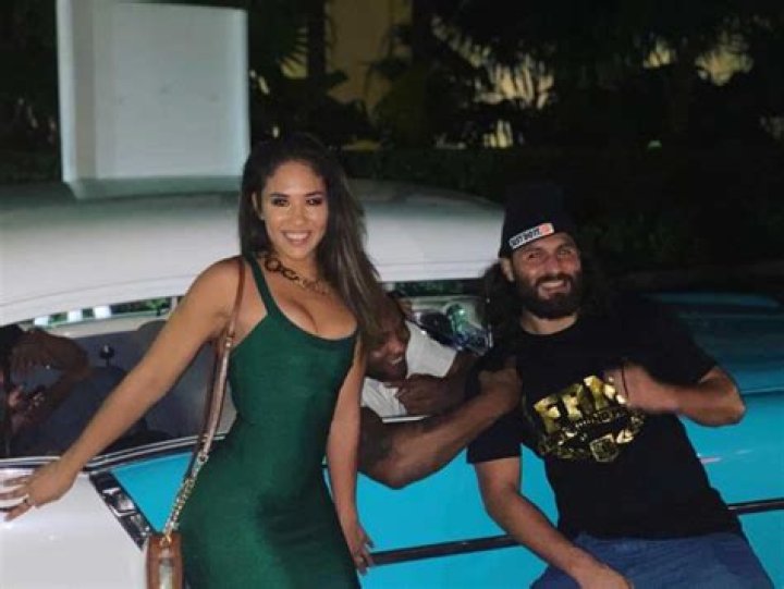 
Is Jorge Masvidal Married to Wife? Or Dating a Girlfriend? 
