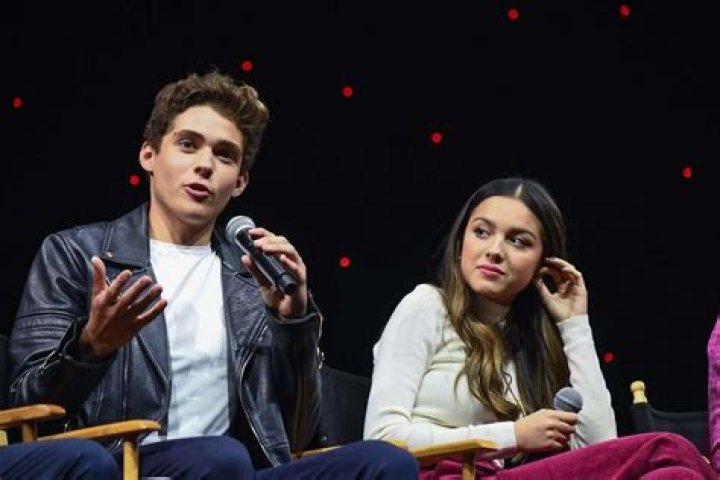 Is Olivia Rodrigo Gay or Bisexual? What’s Her Sexuality?