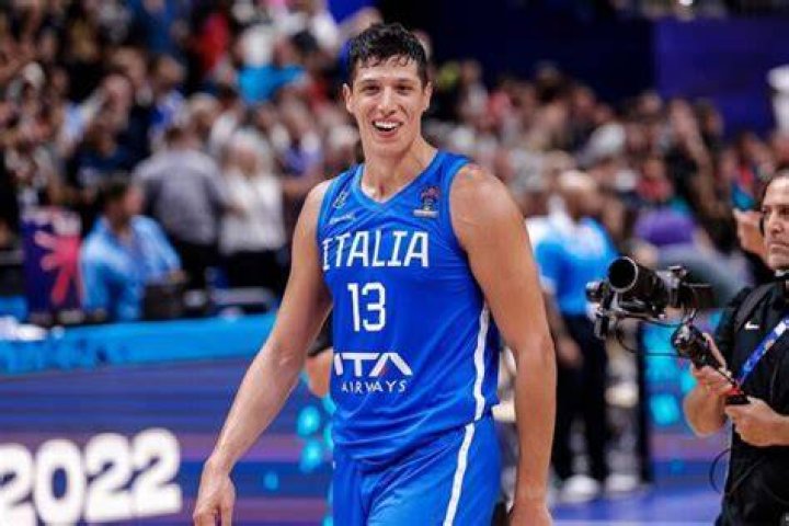 
Is Simone Fontecchio Gay? Sexuality Partner Parents And Instagram 