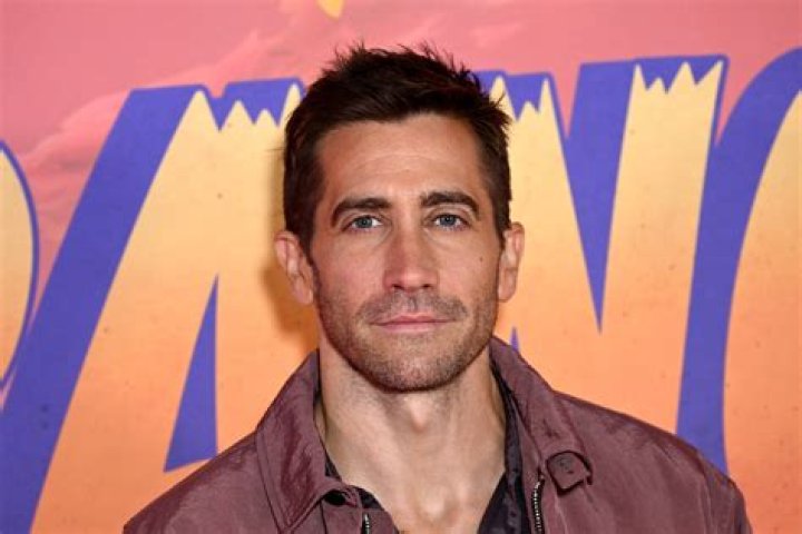 Jake Gyllenhaal Height, Weight, Net Worth, Age, Birthday, Wikipedia, Who, Nationality, Biography