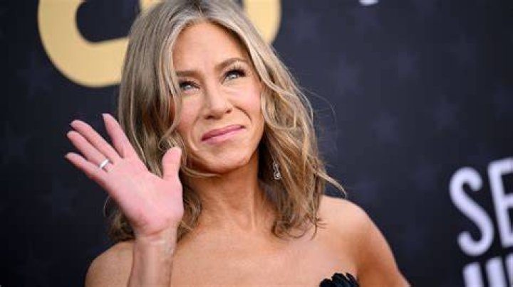 
Jennifer Lopez Shocked Fans With Stunning Engagement Rings 