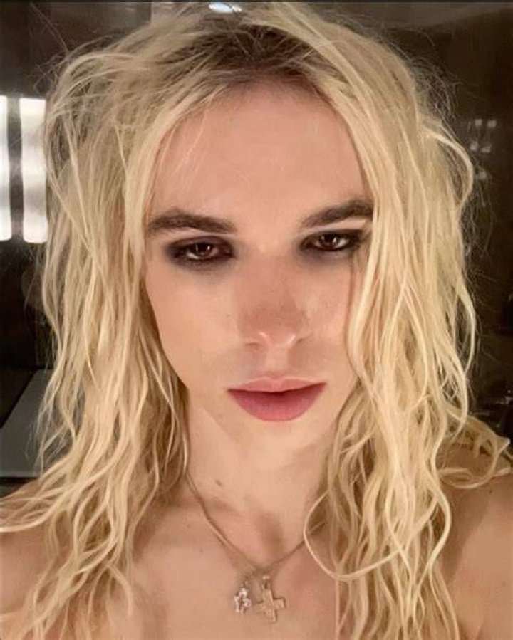 Jillian Hollis Height, Weight, Net Worth, Age, Birthday, Wikipedia, Who, Nationality, Biography