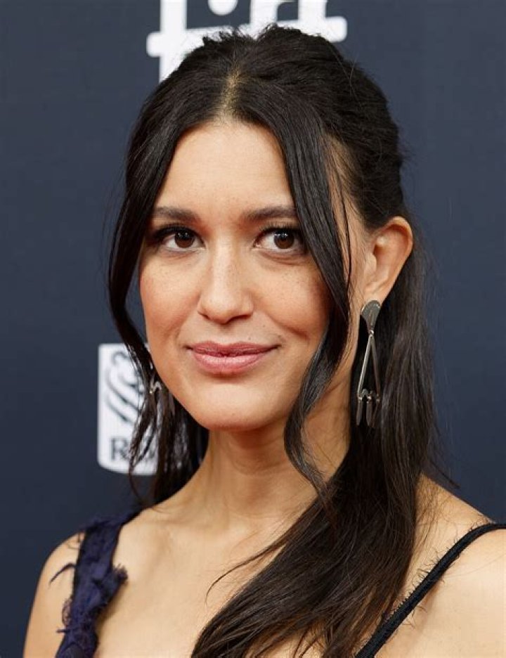  Julia Jones