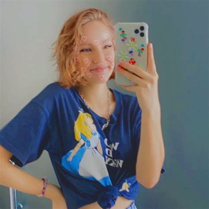 KarinaOMG Height, Weight, Net Worth, Age, Birthday, Wikipedia, Who, Nationality, Biography