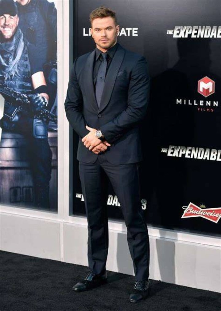 
Kellan Lutz Height, Weight, Net Worth, Age, Birthday, Wikipedia, Who, Nationality, Biography 