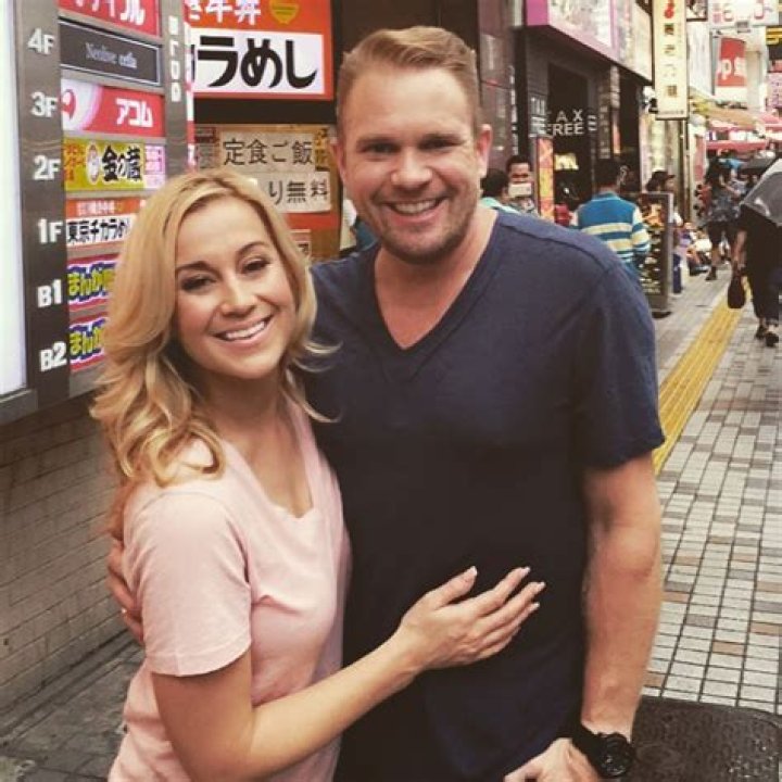 
Kellie Pickler Husband Found Dead At Their Nashville Home 
