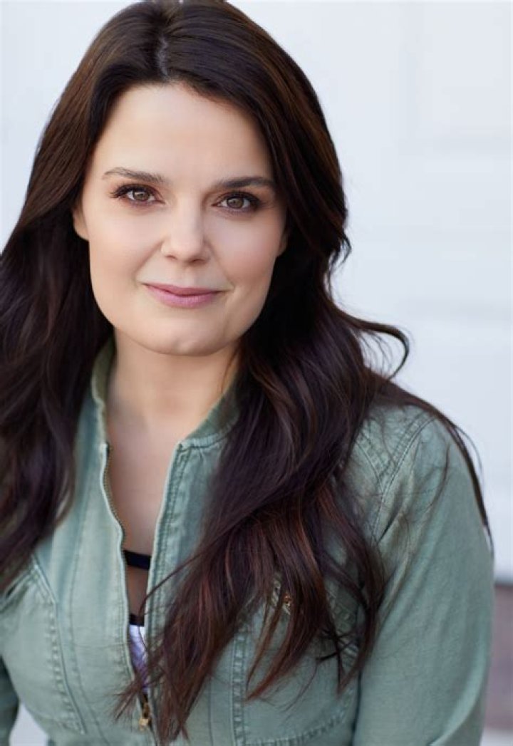 Kimberly J. Brown Height, Weight, Net Worth, Age, Birthday, Wikipedia, Who, Instagram, Biography