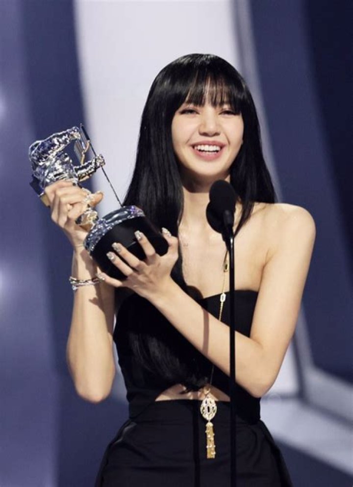 Lalisa Manoban Biography – What To Know About The Blackpink Rapper