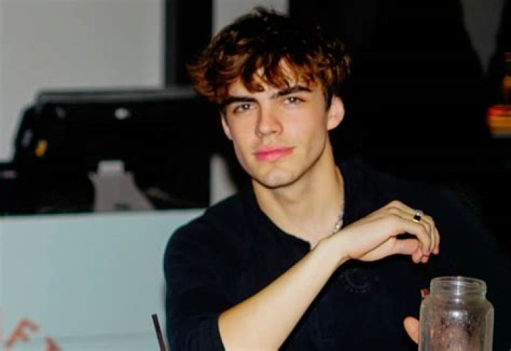 
Latham Saddler Height, Weight, Net Worth, Age, Birthday, Wikipedia, Who, Nationality, Biography 