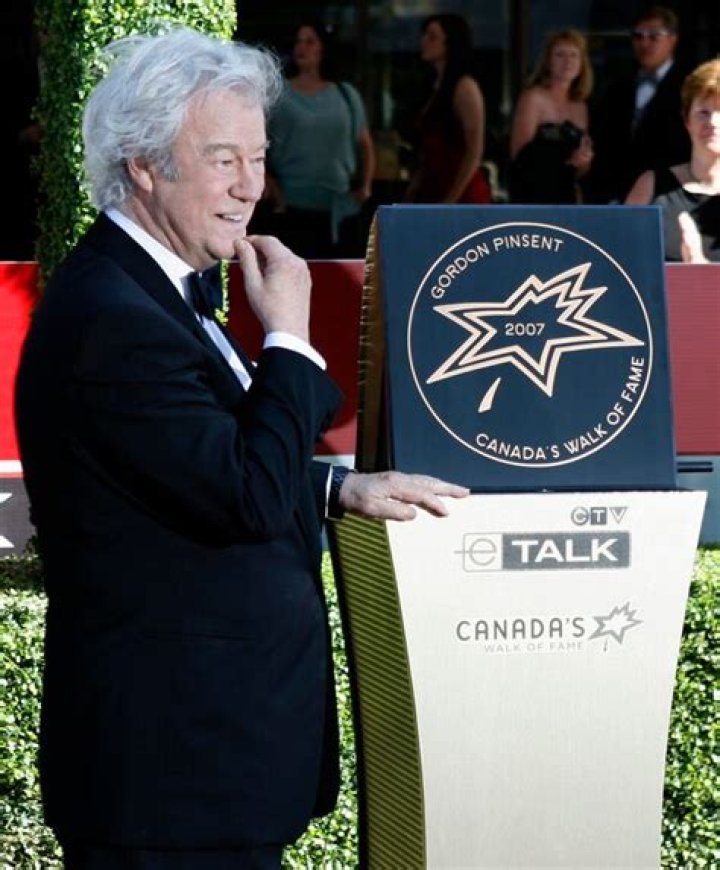 
Legendary Canadian Actor Gordon Pinsent Dies at 92 