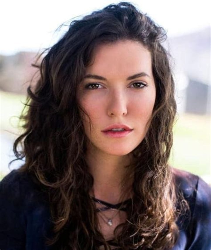 
Leigh Edmundson Height, Weight, Net Worth, Age, Birthday, Wikipedia, Who, Nationality, Biography 