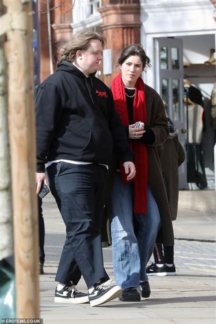 
Lewis Capaldi Has A Complicated Relationship With His Siblings To Say The Least 