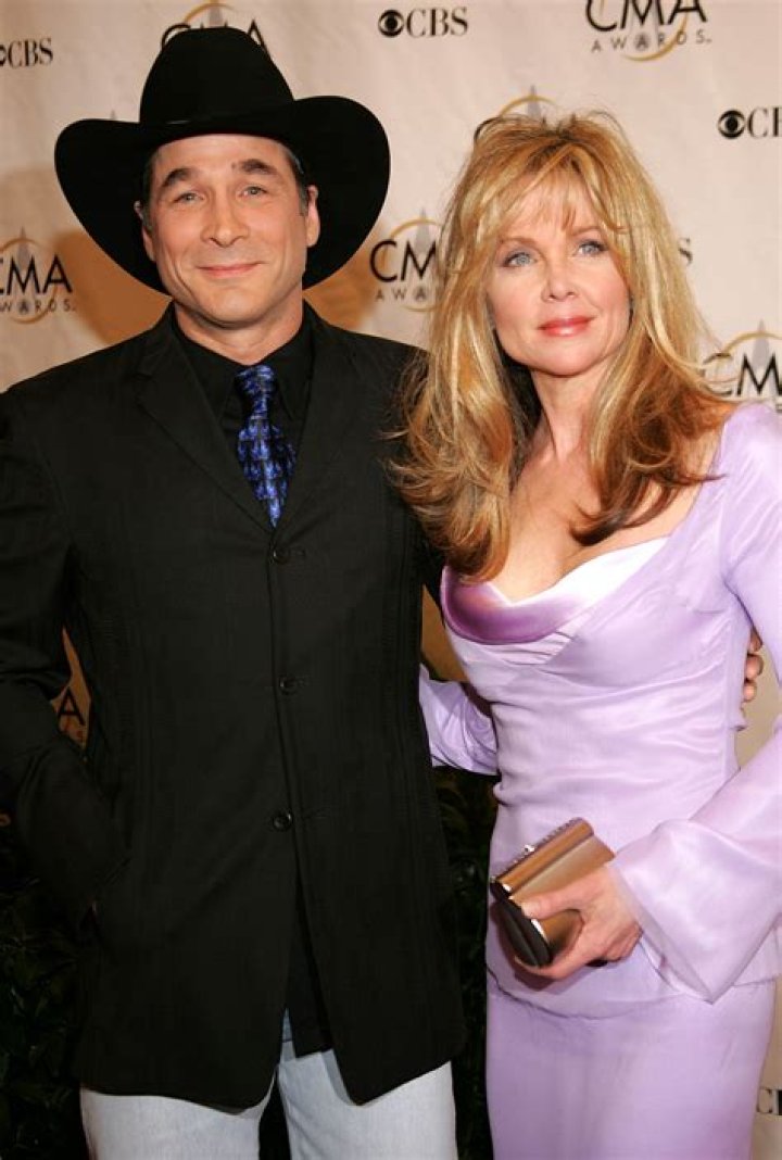 Lisa Hartman Black Height, Weight, Net Worth, Age, Birthday, Wikipedia, Who, Nationality, Biography