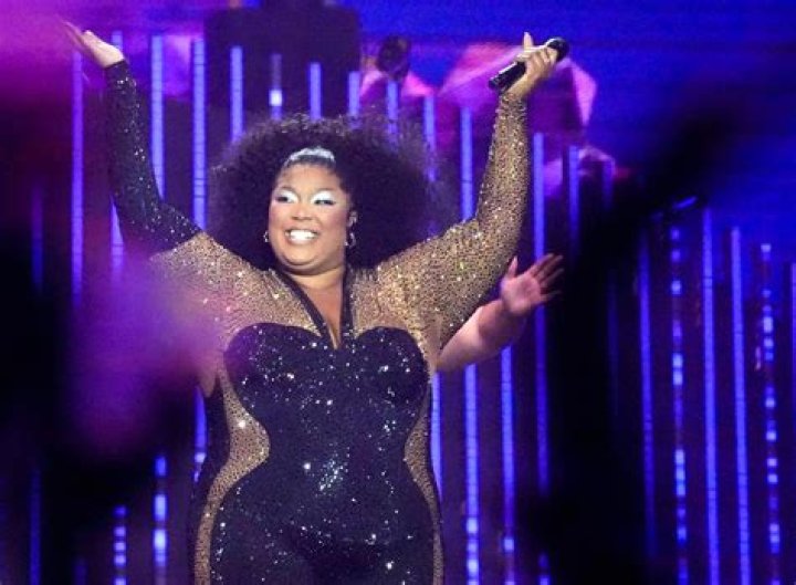 
Lizzo Exudes Bombshell Energy in New Empowering Swimsuit Selfies: ‘Sex Symbol’ 