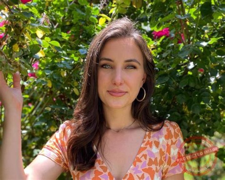 
MacKenzie Height, Weight, Net Worth, Age, Wiki, Who, Instagram, Biography 