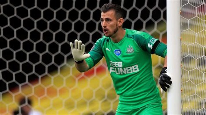 
Man Utd revive interest in Newcastle’s Martin Dubravka 