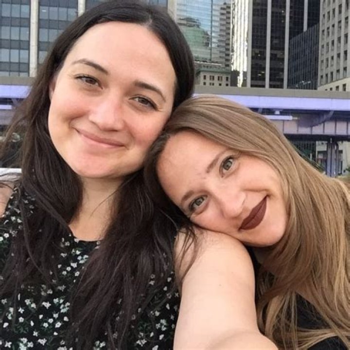 Mia Gladstone Height, Weight, Net Worth, Age, Birthday, Wikipedia, Who, Instagram, Biography