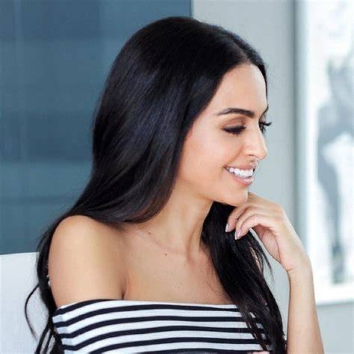 Mona Vand Height, Weight, Net Worth, Age, Birthday, Wikipedia, Who, Nationality, Biography