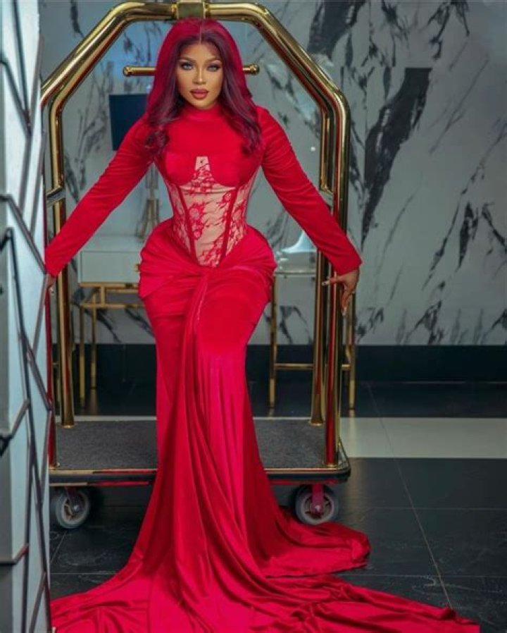 
Nollywood Actress, Regina Chinwe Shares New Eye -Catching Photo Of Herself On Instagram 