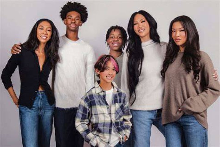 
Paton Ashbrook Wiki: Is She Married? Actress Family, Kids And Net Worth 