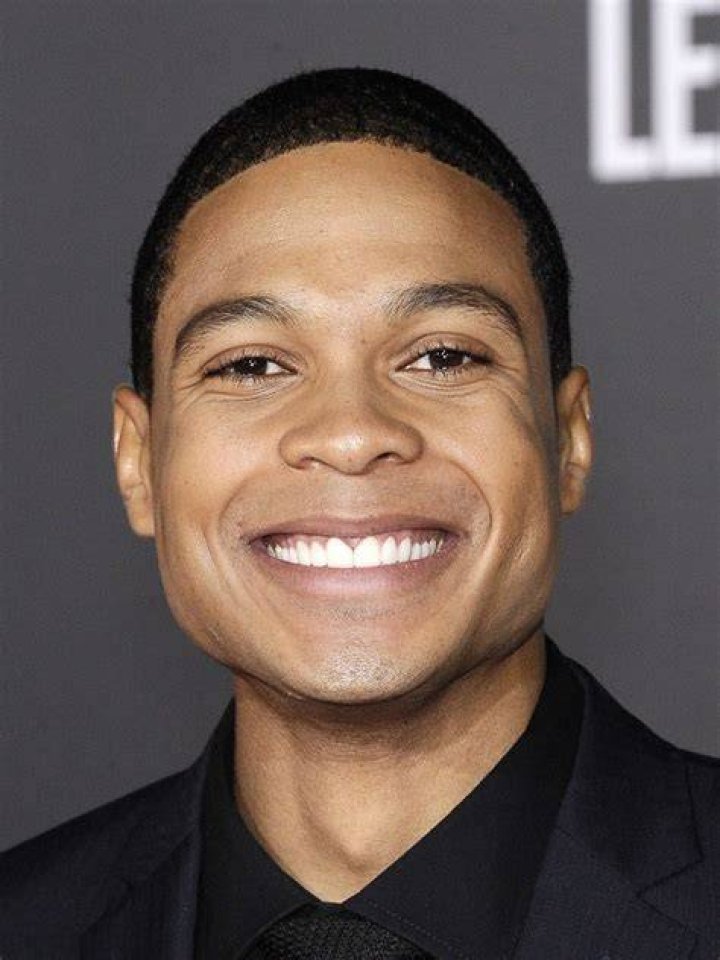 Ray Fisher Height, Weight, Net Worth, Age, Birthday, Wikipedia, Who, Nationality, Biography