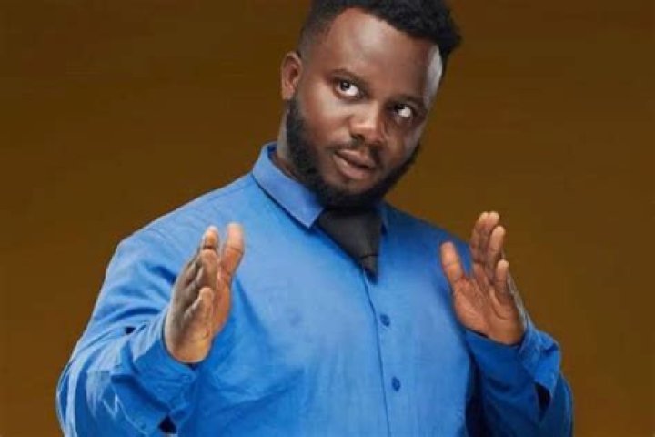 
Reactions As Nigerian Skit Maker, Oga Sabinus Shares Photo Of Himself And Pawpaw On 1000 Naira Note. 