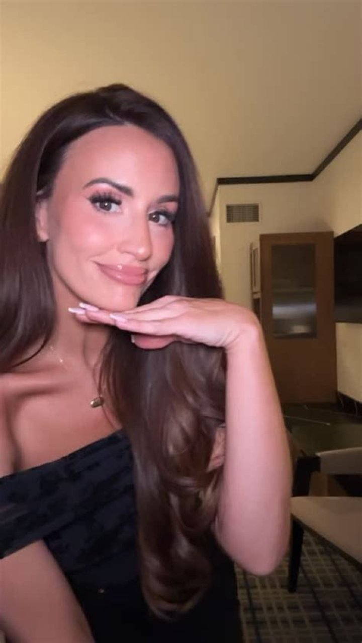 Sarah Knuth Height, Weight, Net Worth, Age, Birthday, Wikipedia, Who, Instagram, Biography