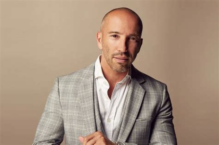 Sebastian Oppenheim Height, Weight, Net Worth, Age, Birthday, Wikipedia, Who, Instagram, Biography