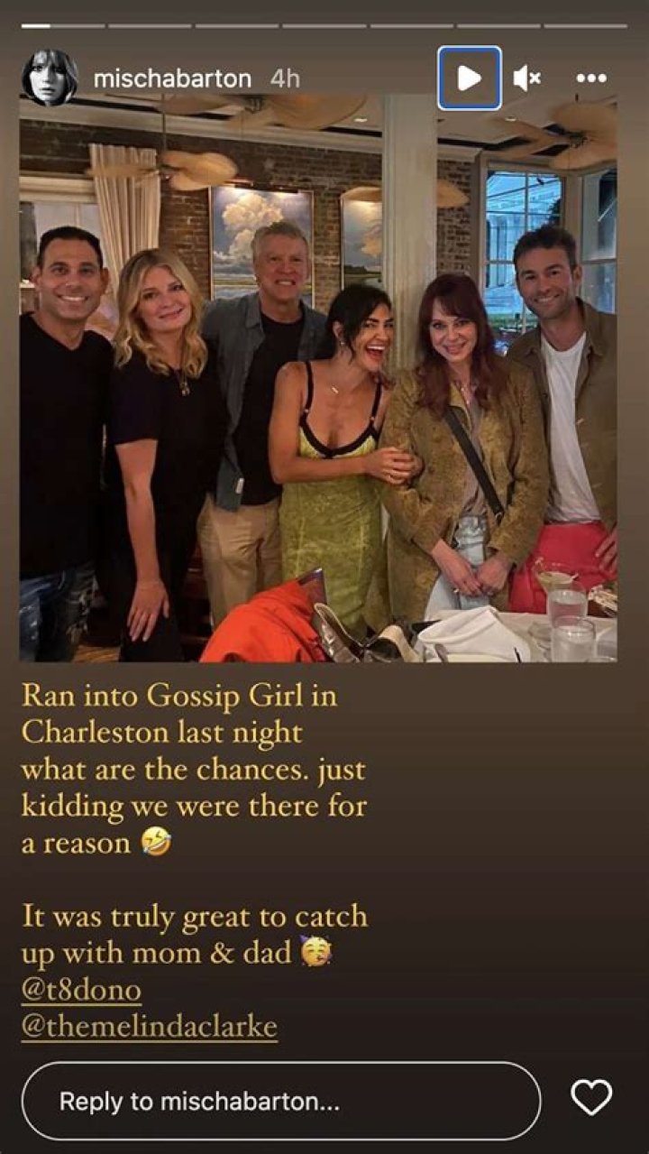 
See Mischa Barton With Her ‘O.C.’ Parents: ‘Cooper Family Reunion!’ 