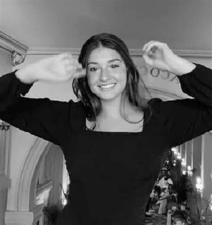 Sienna Marie James Height, Weight, Net Worth, Age, Birthday, Wikipedia, Who, Nationality, Biography