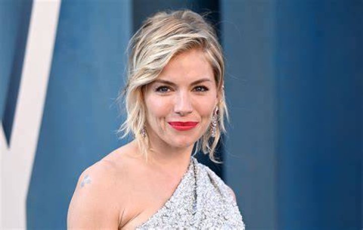 
Sienna Miller Says She Was Once Told to ‘F— Off’ by Broadway Producer After Asking About Equal Pay 