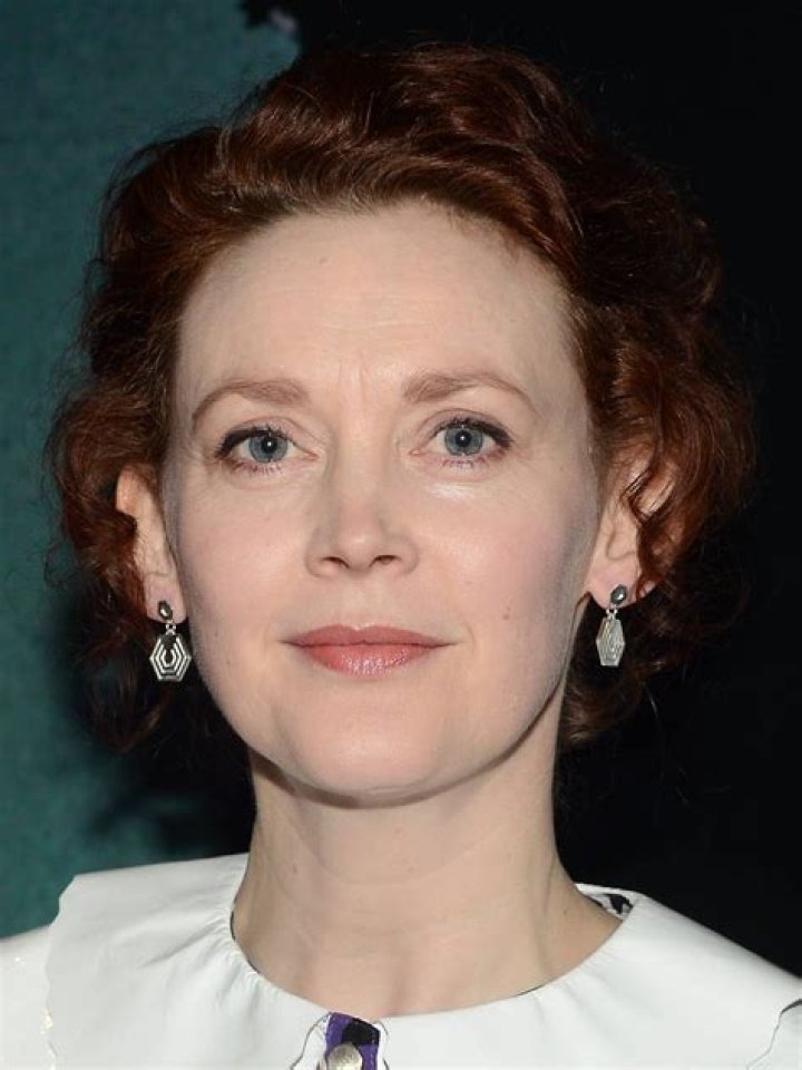 Simone Kirby Height, Weight, Net Worth, Age, Birthday, Wikipedia, Who, Nationality, Biography
