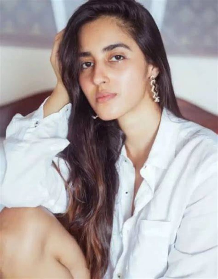 
Simrat Kaur Randhawa Height, Weight, Net Worth, Age, Wiki, Who, Instagram, Biography 