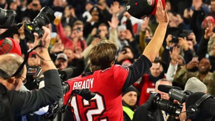 
Tom Brady and the Tampa Bay Buccaneers Defeat Seattle in Front of 67,000 Fans in Germany 