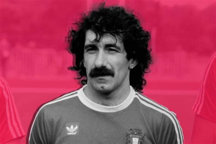 
Veteran Portuguese footballer Fernando Chalana dies at 63 