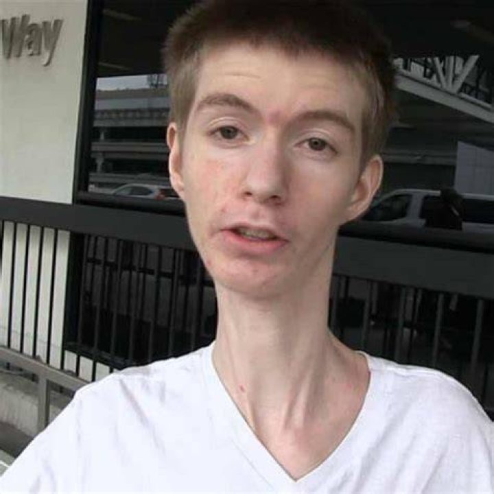 What’s wrong Daddy Long Neck? Wiki, disease, age, net worth